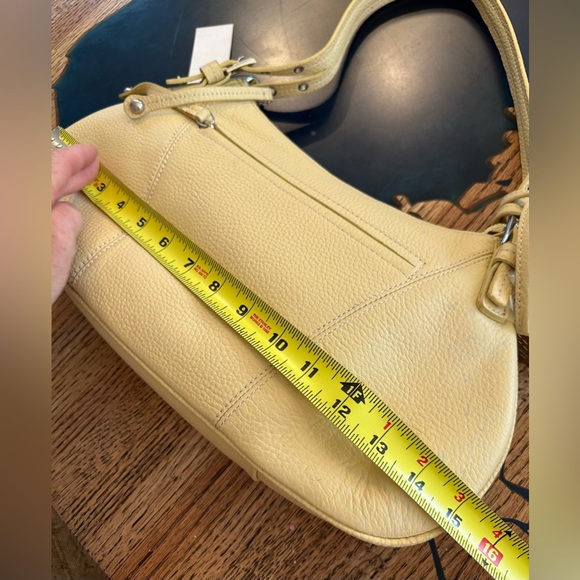 Max Studio Light Butter Yellow Shoulder Handbag Paisley Interior - Picture 8 of 9